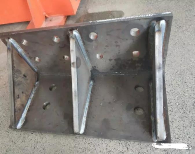 焊接机械人焊接成效图